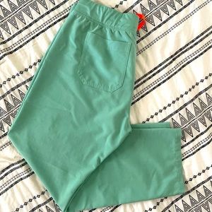 FIGS Scrub Set